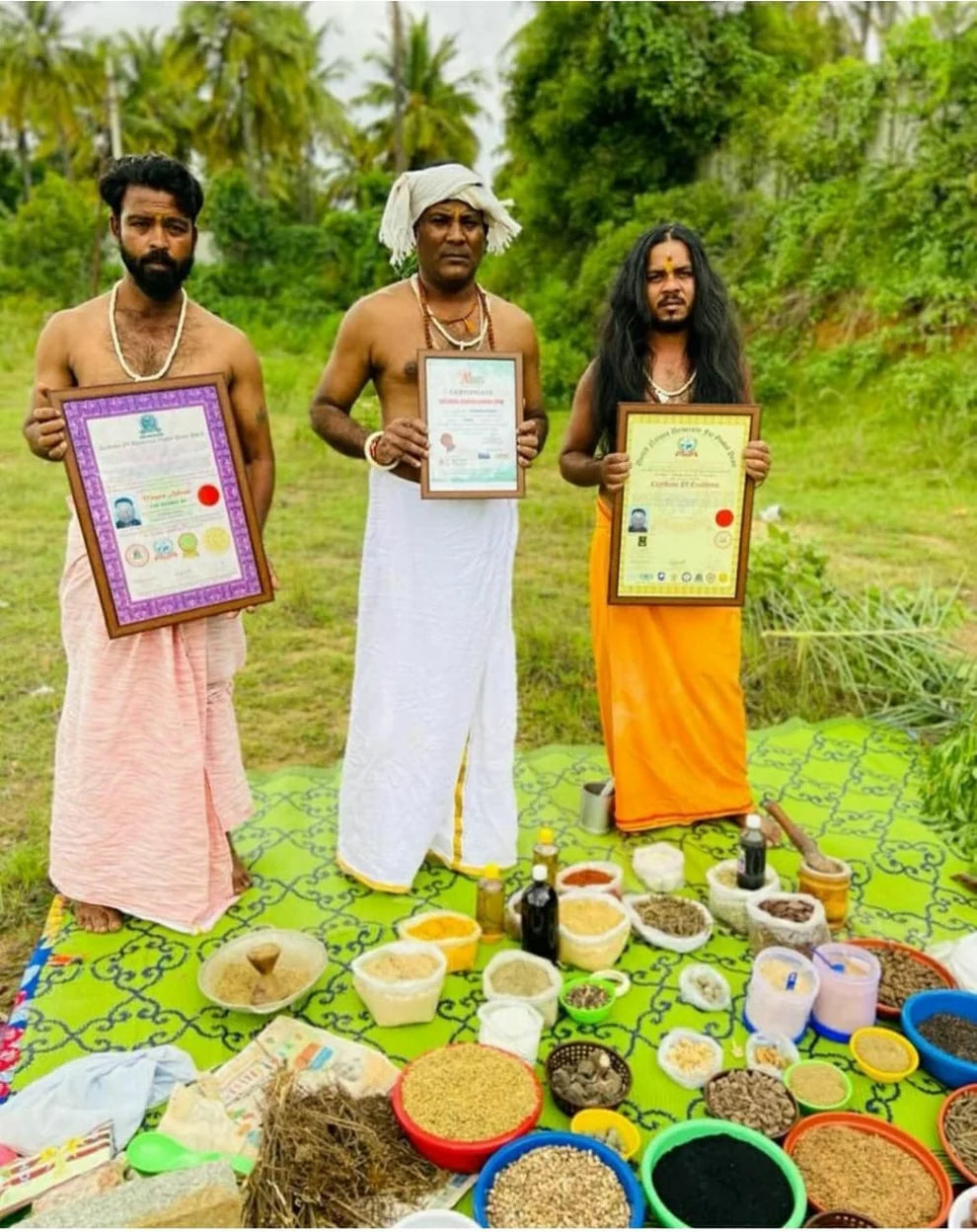 ADIVASI SATHYA NEELAMBARI HAKKI PIKKI HERBAL HAIR OIL